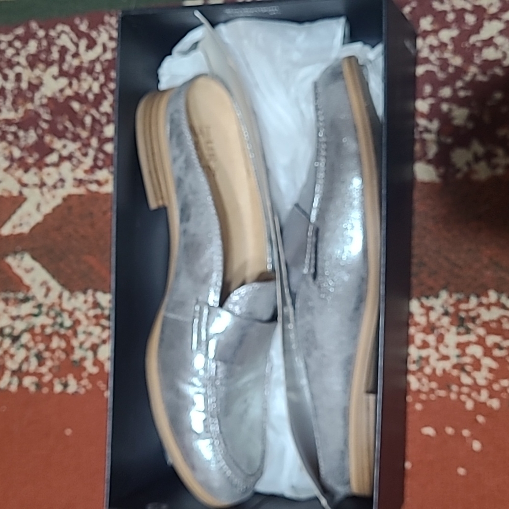 Naturalizer Mattie silver shoes 8.5M
